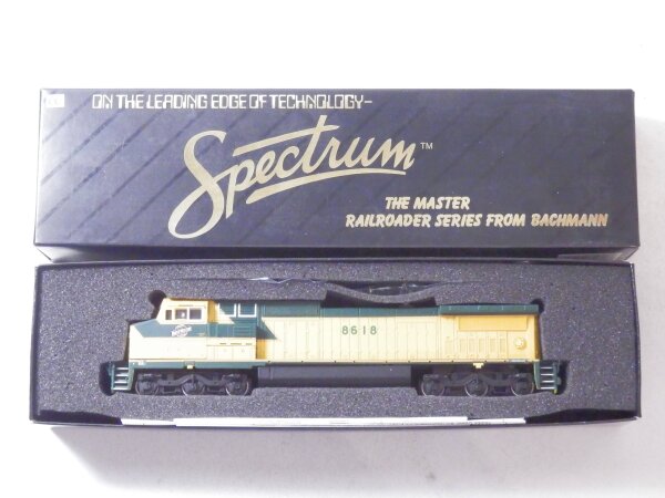 »SPECTRUM 86023 H0 DC · DIESELLOK BN 8618 DER CHICAGO & NORTH WESTERN · OVP«