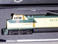 »SPECTRUM 86023 H0 DC · DIESELLOK BN 8618 DER CHICAGO & NORTH WESTERN · OVP«
