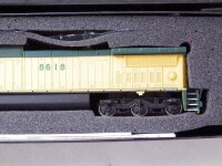 »SPECTRUM 86023 H0 DC · DIESELLOK BN 8618 DER CHICAGO & NORTH WESTERN · OVP«